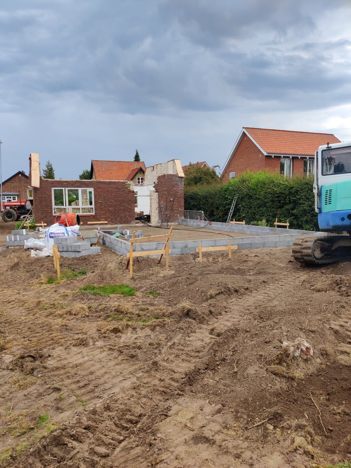 Fundamentarbejde med gravemaskine